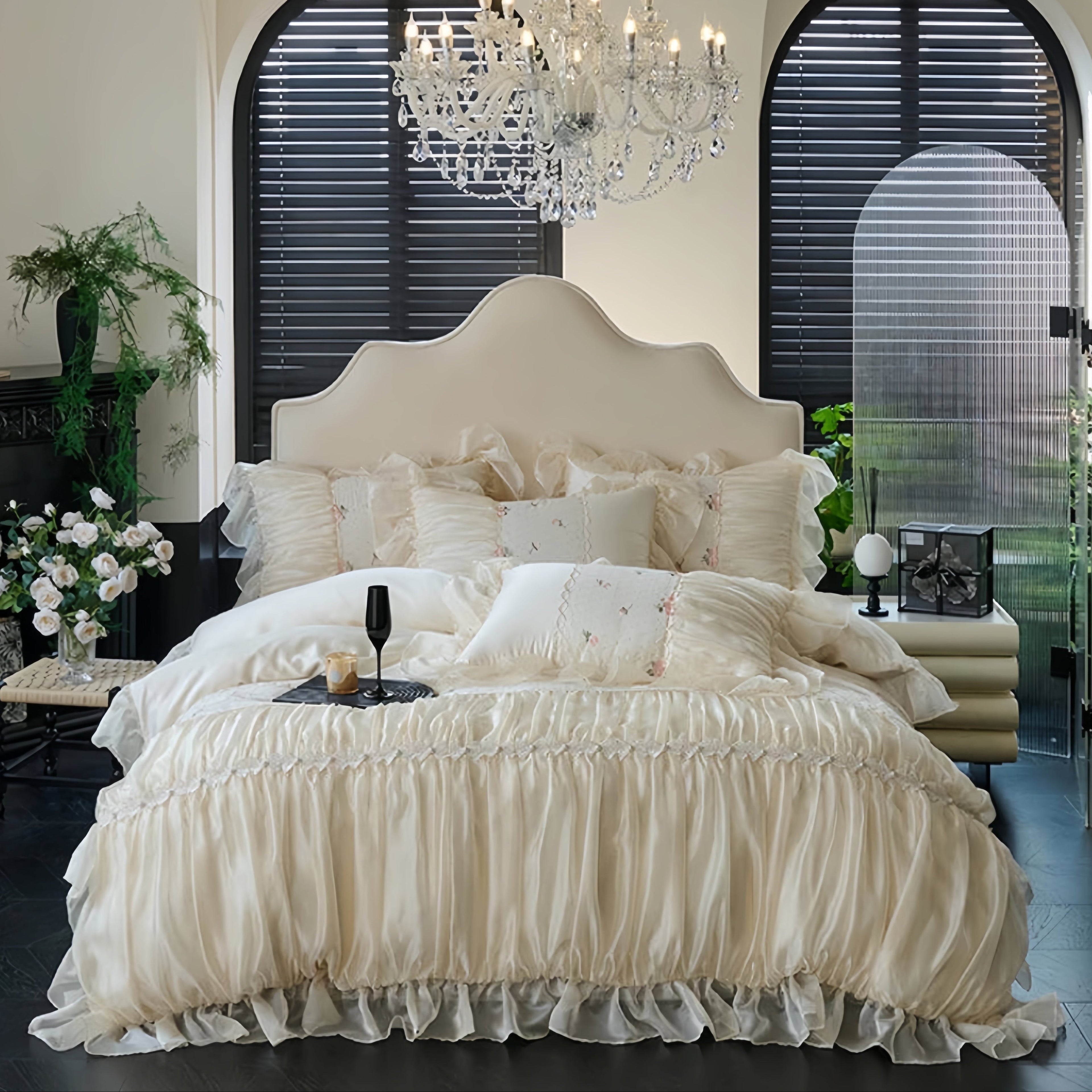 Romantic lace bedding collection with ruffled duvet sets in 100% cotton, featuring Victorian-inspired details by LINKORI