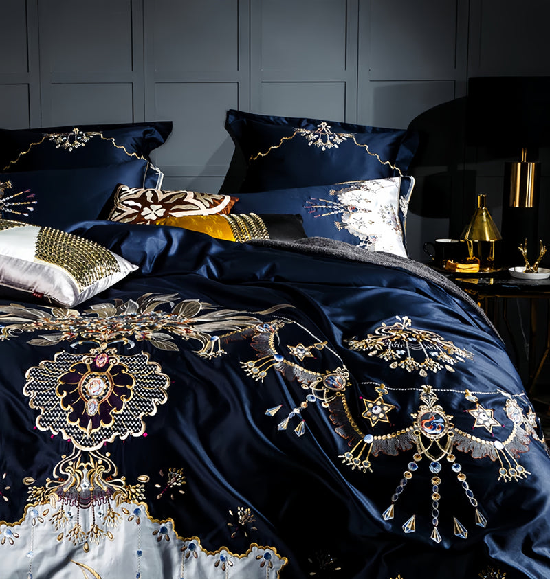 Regal baroque bedding with gold damask patterns, luxury Egyptian cotton duvet set with royal threadwork by LINKORI