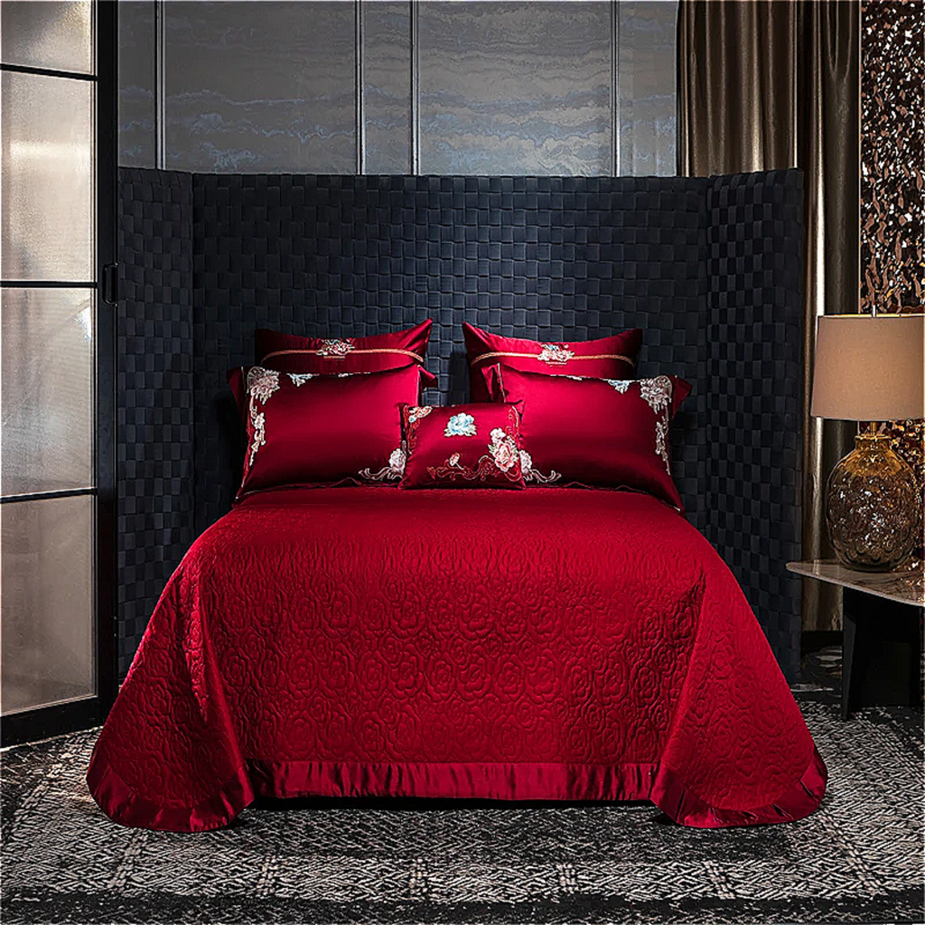 Luxury red floral quilted bedspread - premium cotton duvet set with rose floral design queen king