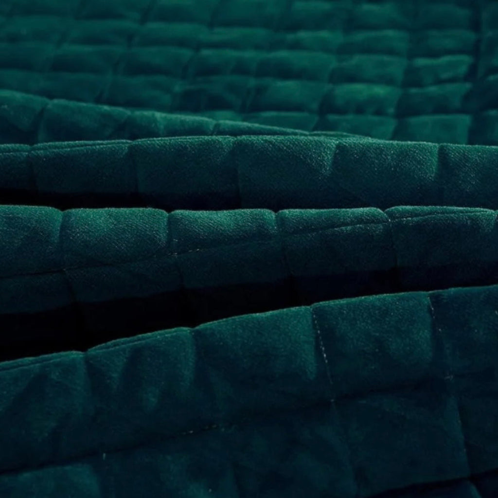 Luxury emerald green bedding set in velvet fleece with quilted design and ornate ruffles, princess-style bedroom LINKORI