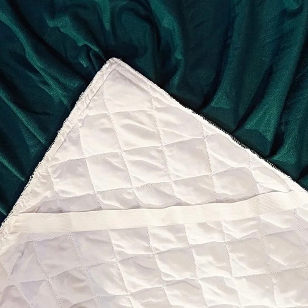 Rich emerald green quilted bedding set with gold embroidered ruffle trim, opulent duvet cover collection LINKORI