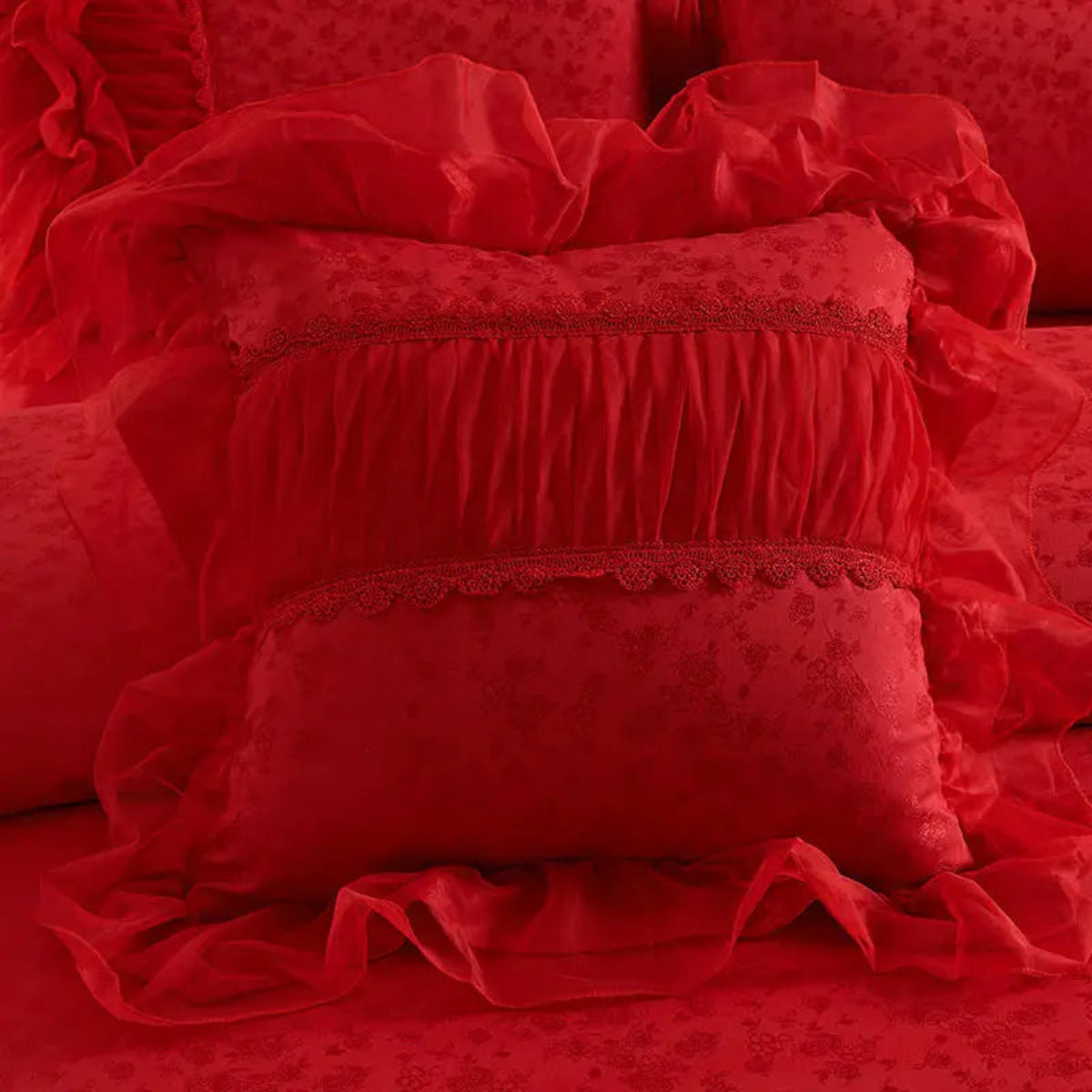 Square lace-edge pillow on red ruffle duvet cover — tatting-lace trim, cotton twill 600TC luxury bedding for bold color bedrooms | LINKORI Racelet Red square pillow view