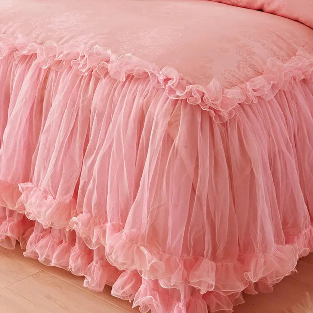 Tatting lace close-up on pink ruffle bedding — intricate openwork, heirloom vintage lace texture in 100% cotton twill (600TC) | LINKORI Lacelet Pink lace macro