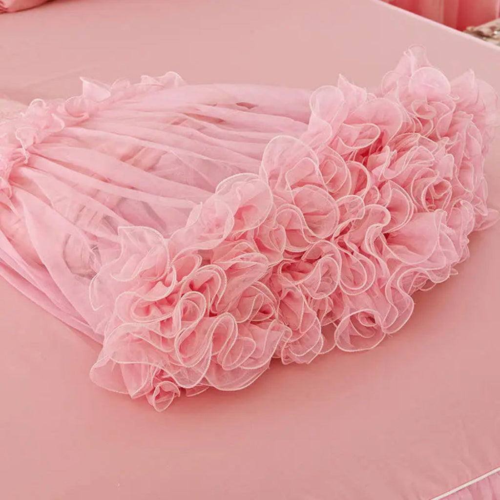 Lace-trimmed pink duvet cover — tatting lace scallops on 100% cotton twill (600TC), vintage-inspired detail for shabby-chic & modern classic interiors | LINKORI Lacelet Pink lace trim view