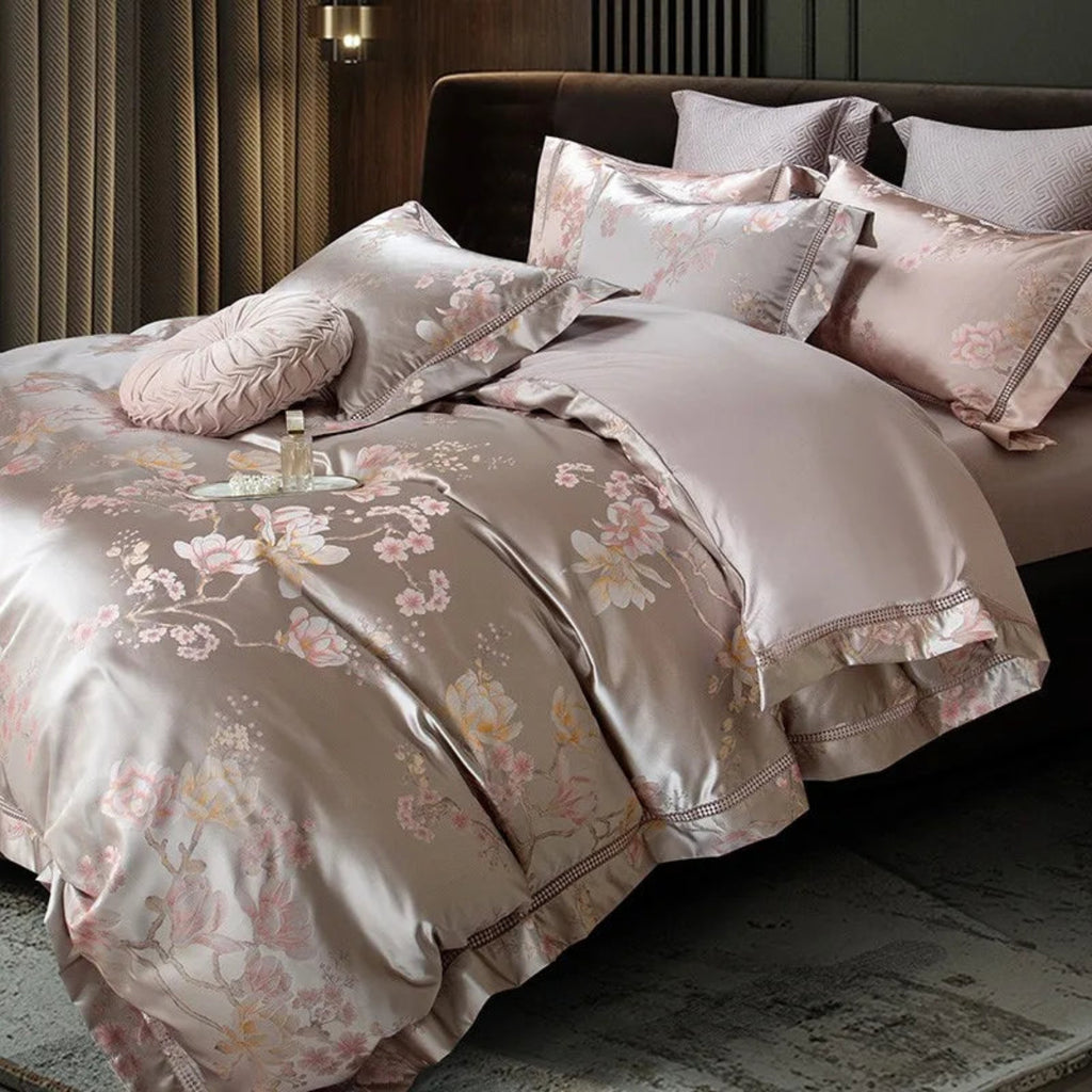 Luxury Egyptian cotton jacquard bedding set featuring soft mauve florals and satin finish