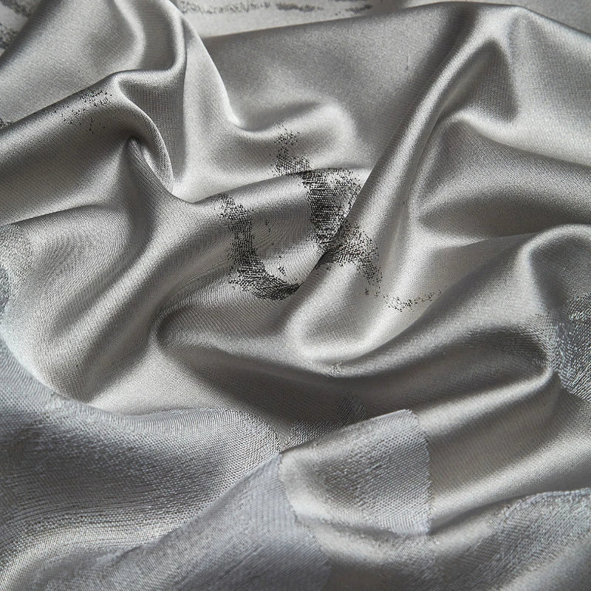 Elegant silver floral jacquard bedding set in satin & Egyptian cotton – 4/7-piece luxury duvet cover set