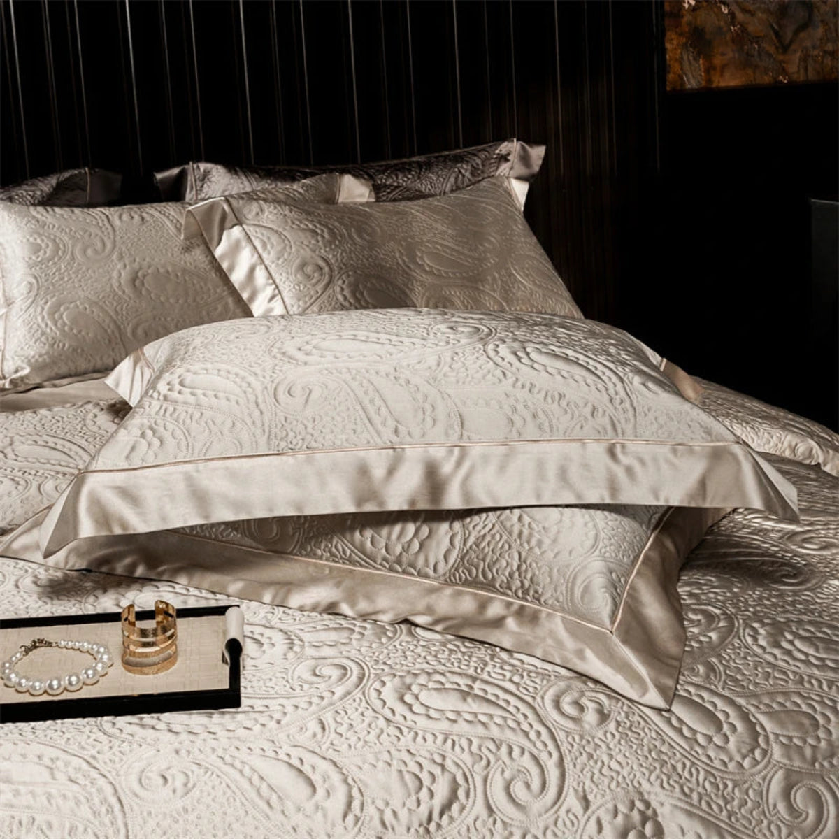Luxury champagne gold bedding set 4/8-piece with embossed paisley design in satin jacquard