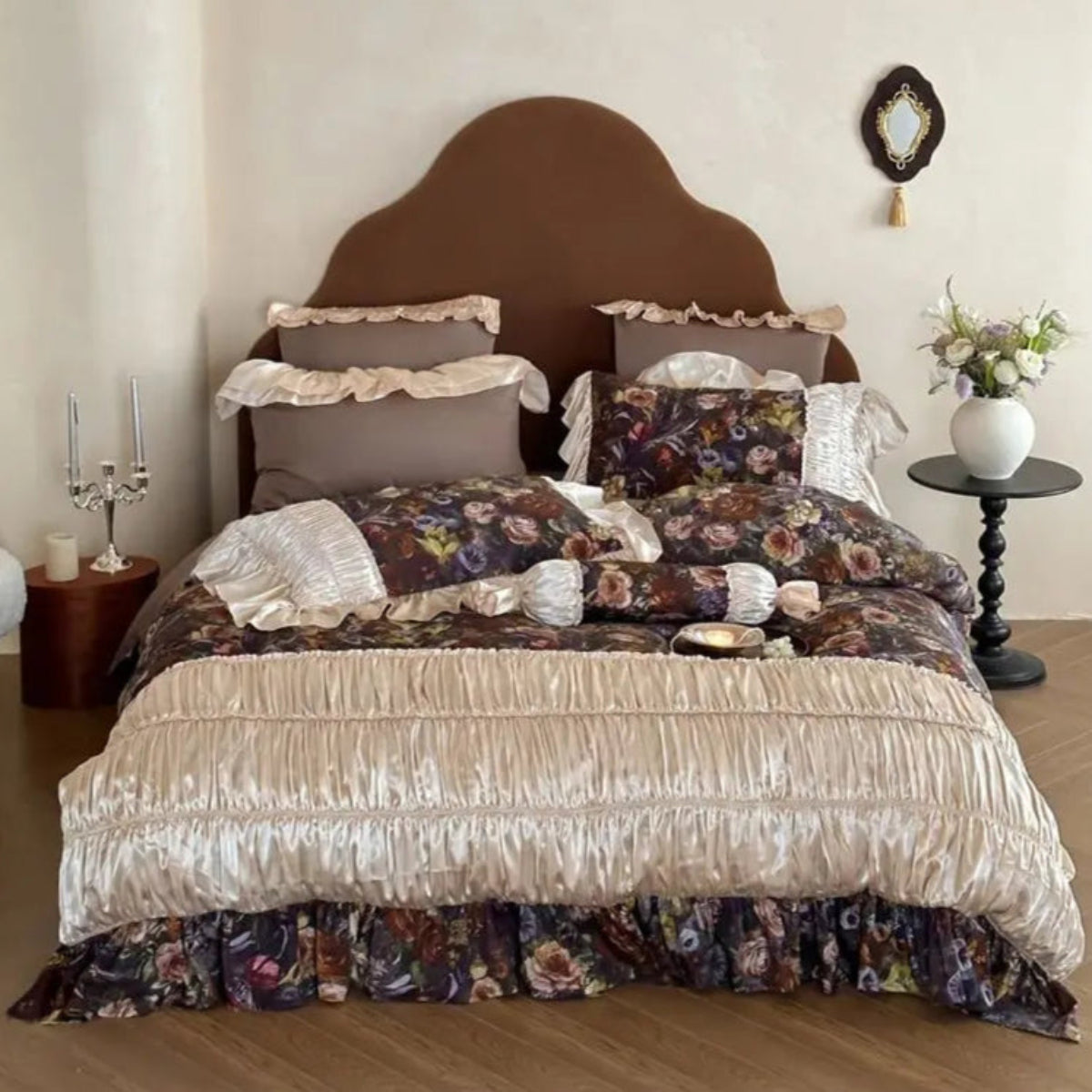Cottagecore bedroom full set with vintage floral duvet cover, beige shimmer ruffled lace, 1000TC Egyptian cotton – LINKORI Roselace