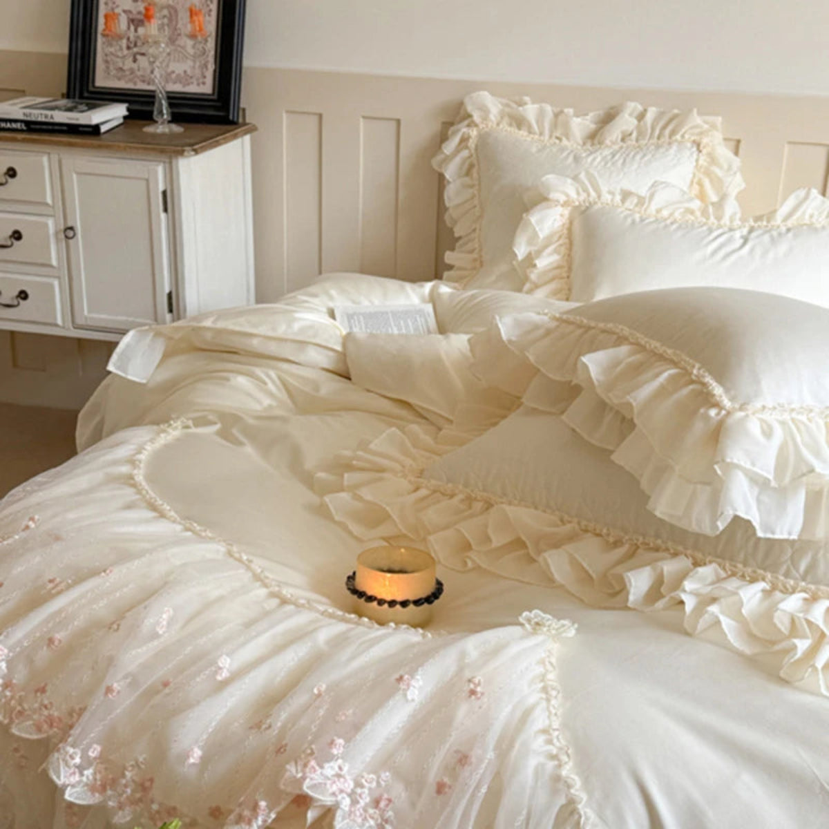 Pearl-accent lace and pillows, pearl-center floral appliqués at scallop points — LINKORI Aurace White — cottagecore bedroom