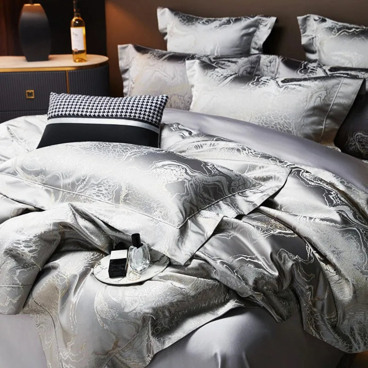 Elegant flat sheet with Oriental jacquard trim borders in silver-grey featuring dragon cloud patterns