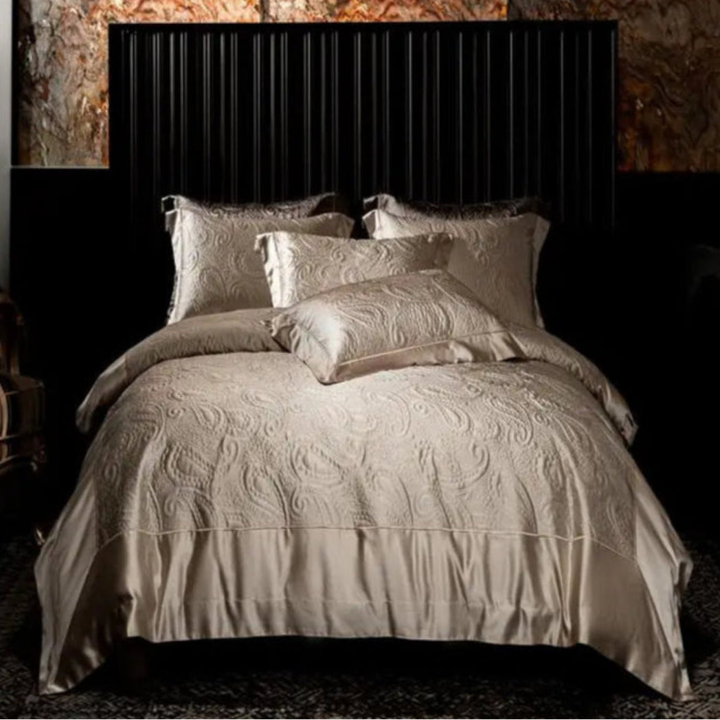 Luxury gold bedding set 4/8-piece with embossed paisley design in satin jacquard