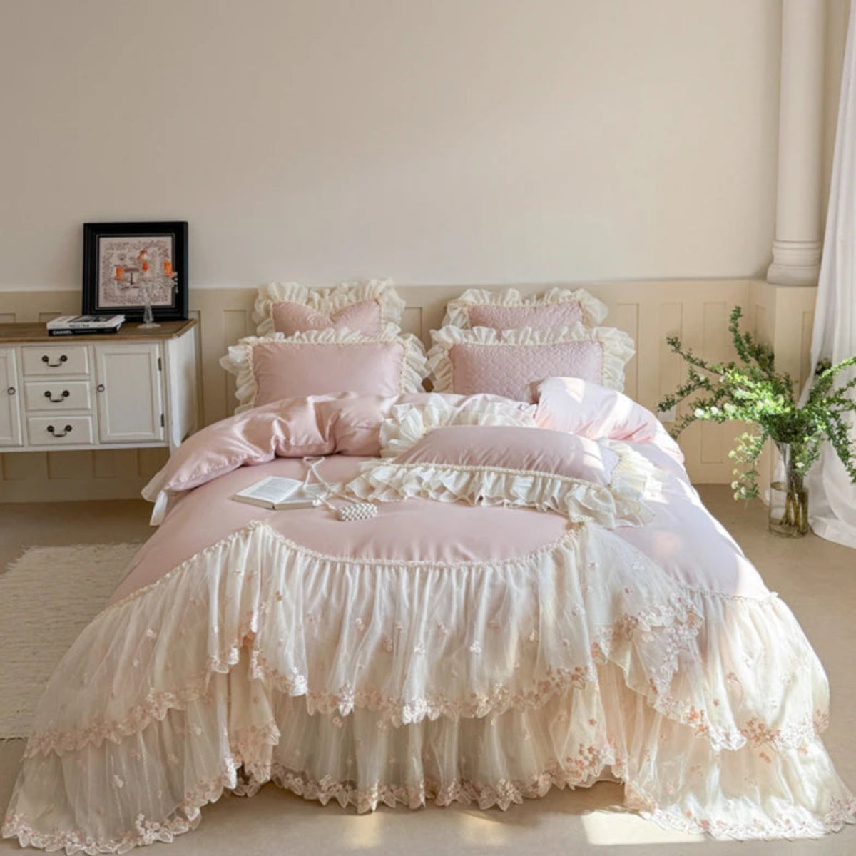 Blush pink cottagecore lace bedding set, 100% cotton 600TC, 4-piece: duvet cover + heart-quilted bedspread + 2 pillowcases — LINKORI Aurace Pink — cottage bedroom