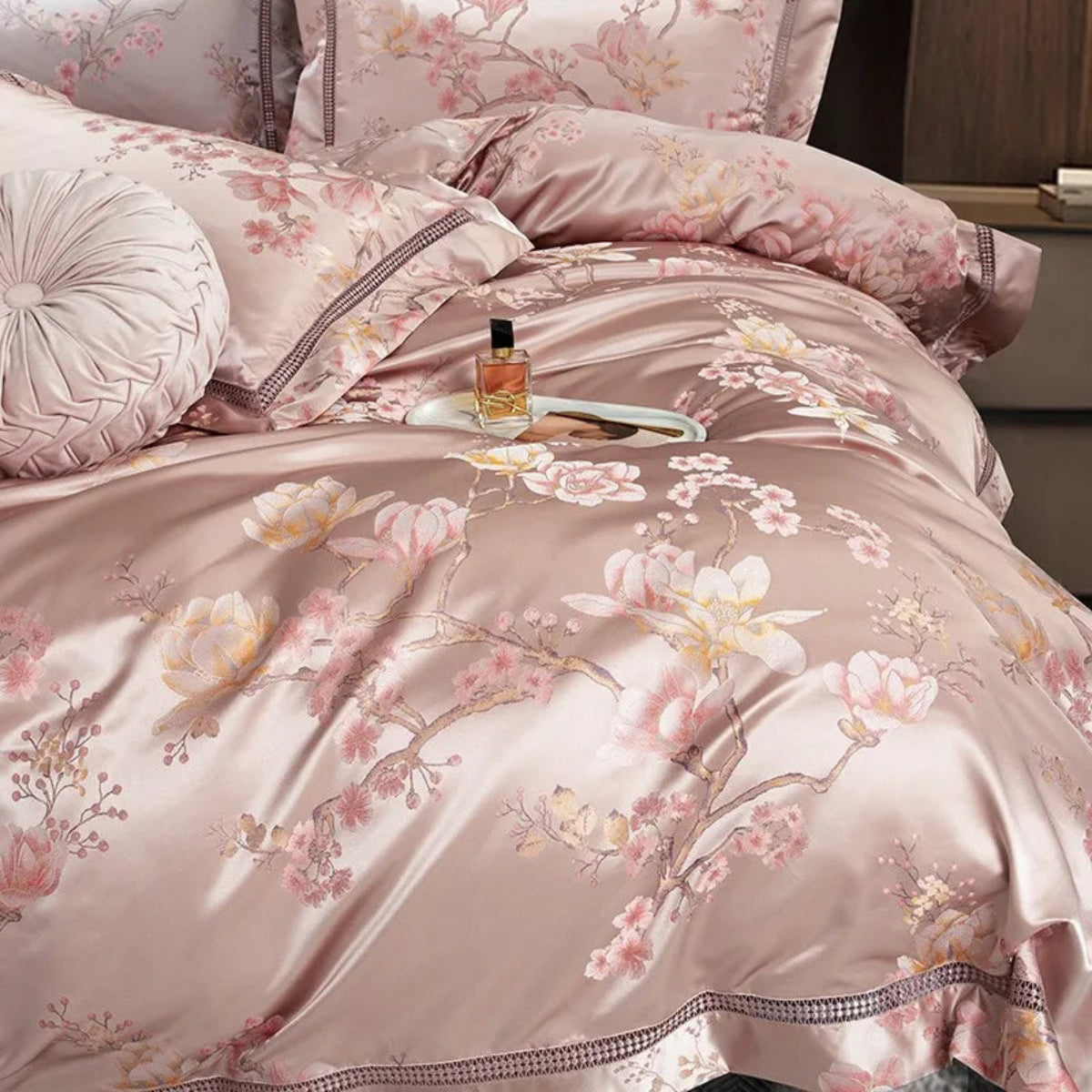 Designer blush pink Egyptian cotton satin bedding set delicate floral jacquard pattern