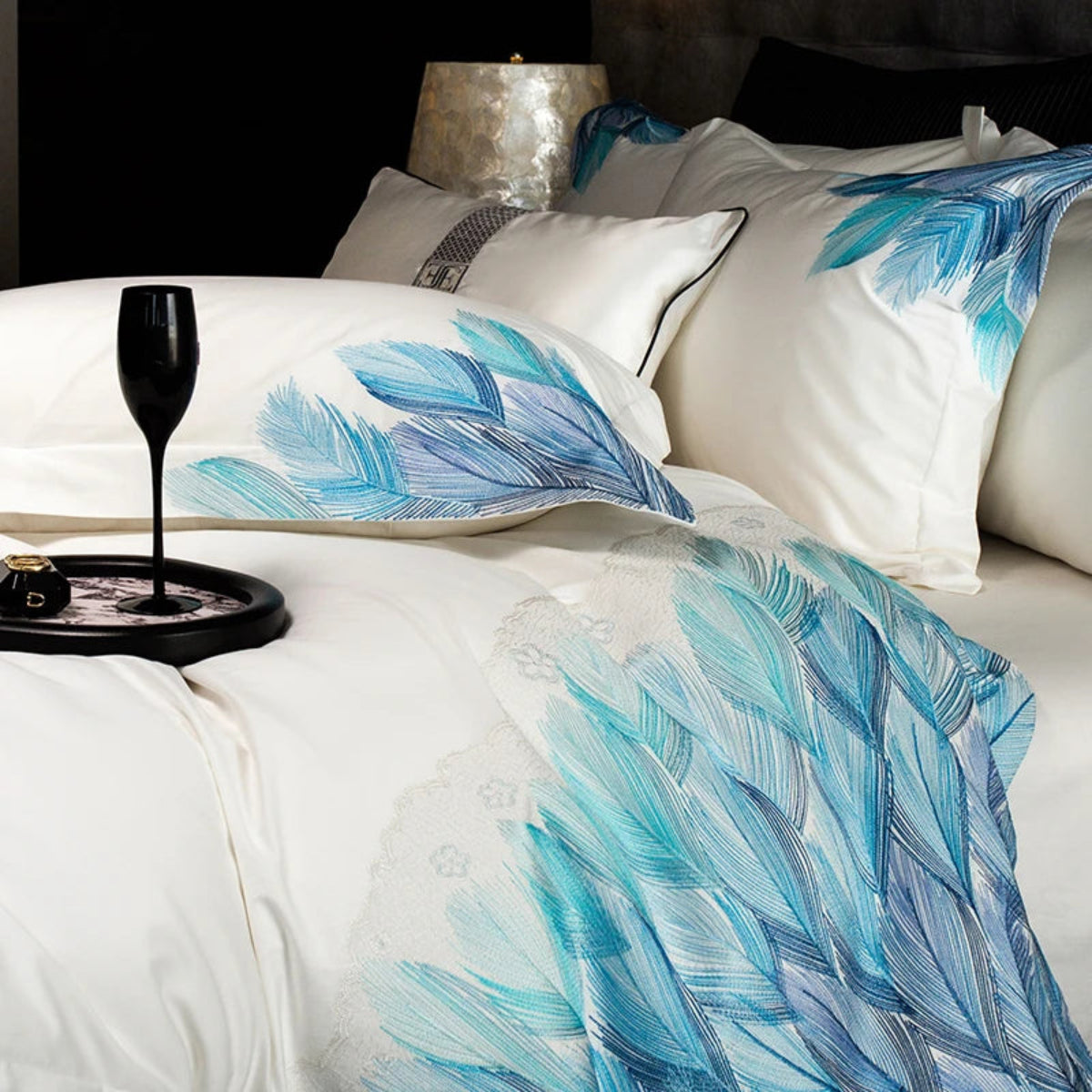 White Egyptian cotton bedding with gradient blue feather embroidery, luxury duvet cover set for modern homes – LINKORI Featherblue