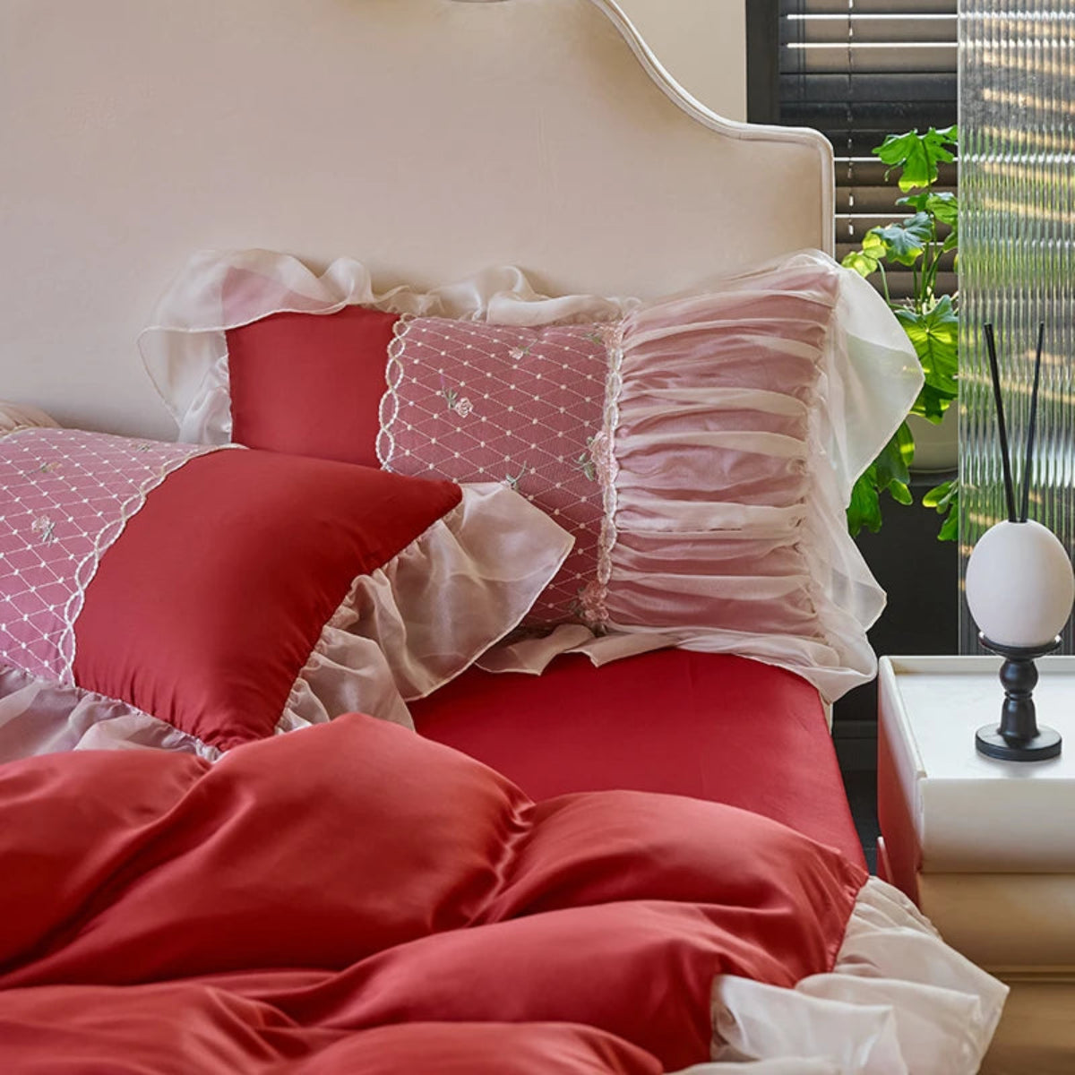 Elegant red ruffle-lace duvet cover | floral lace shams | two-tone ruffled-lace bed skirt | 100% cotton twill 1000TC | 4-piece set for elegant master suite | LINKORI Rubylace Red