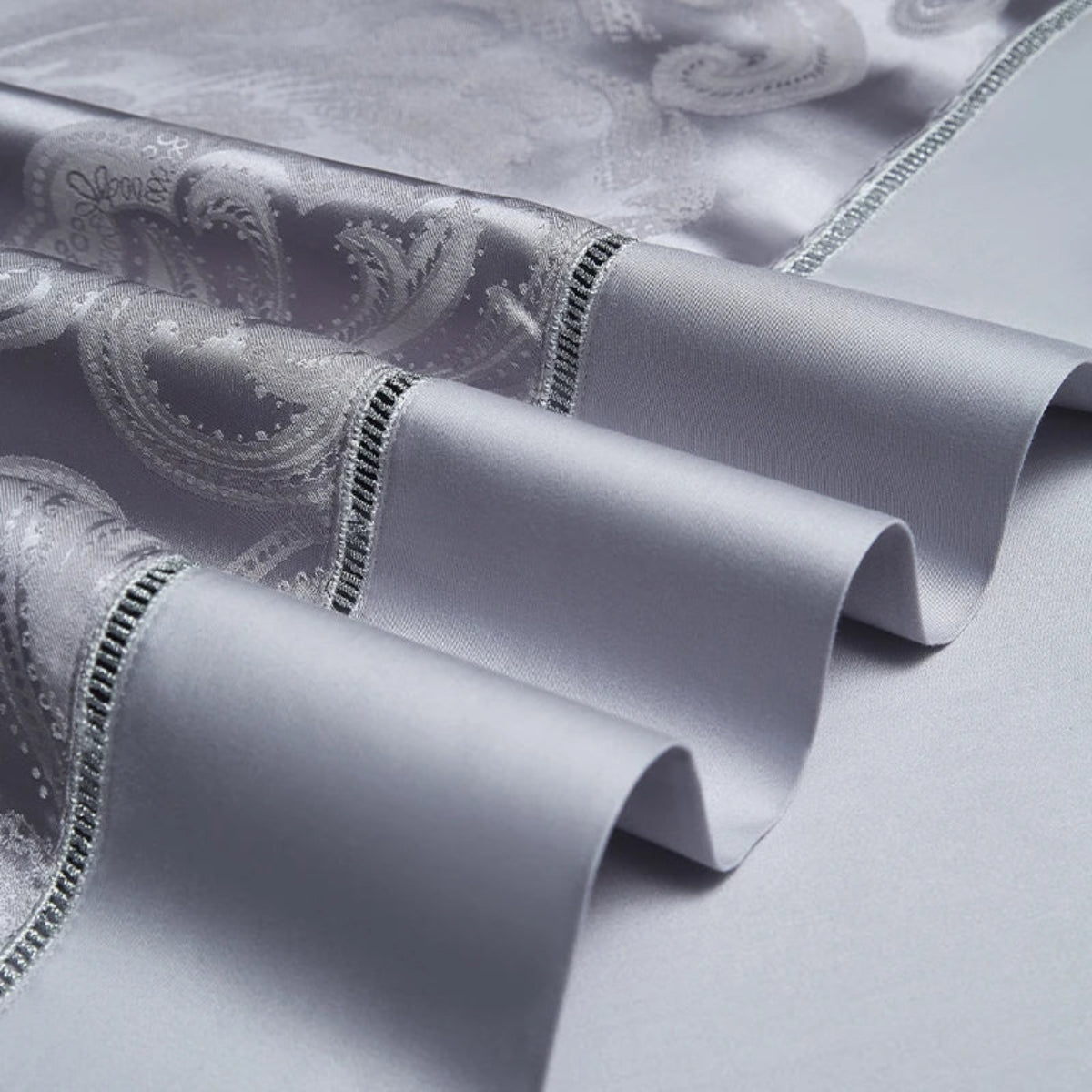 Elegant damask jacquard duvet cover in lavender grey cotton satin with European palace-inspired design