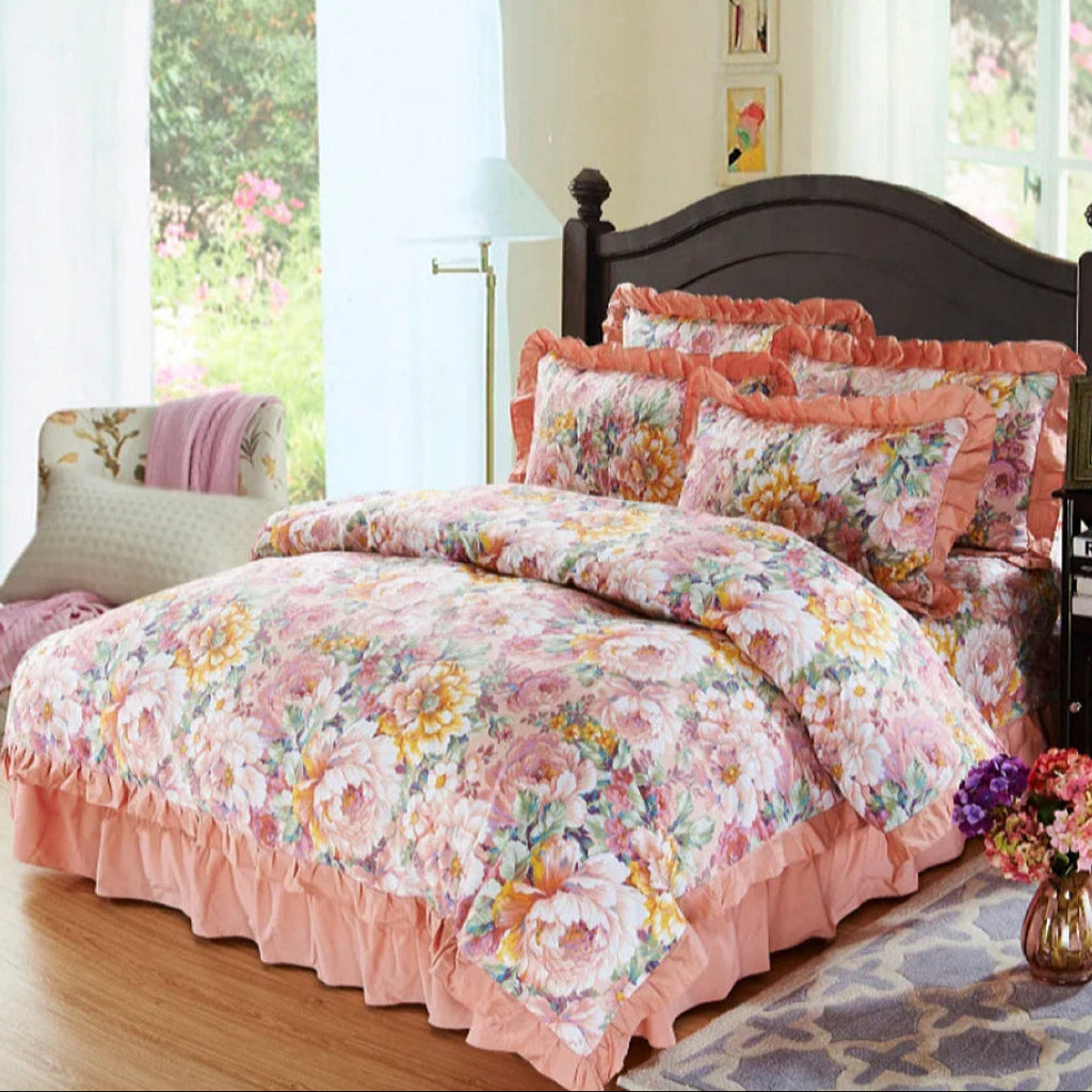 Vintage peach & coral rose floral ruffled bedding in 100% cotton, styled in a cozy cottagecore bedroom – LINKORI Rosacoral
