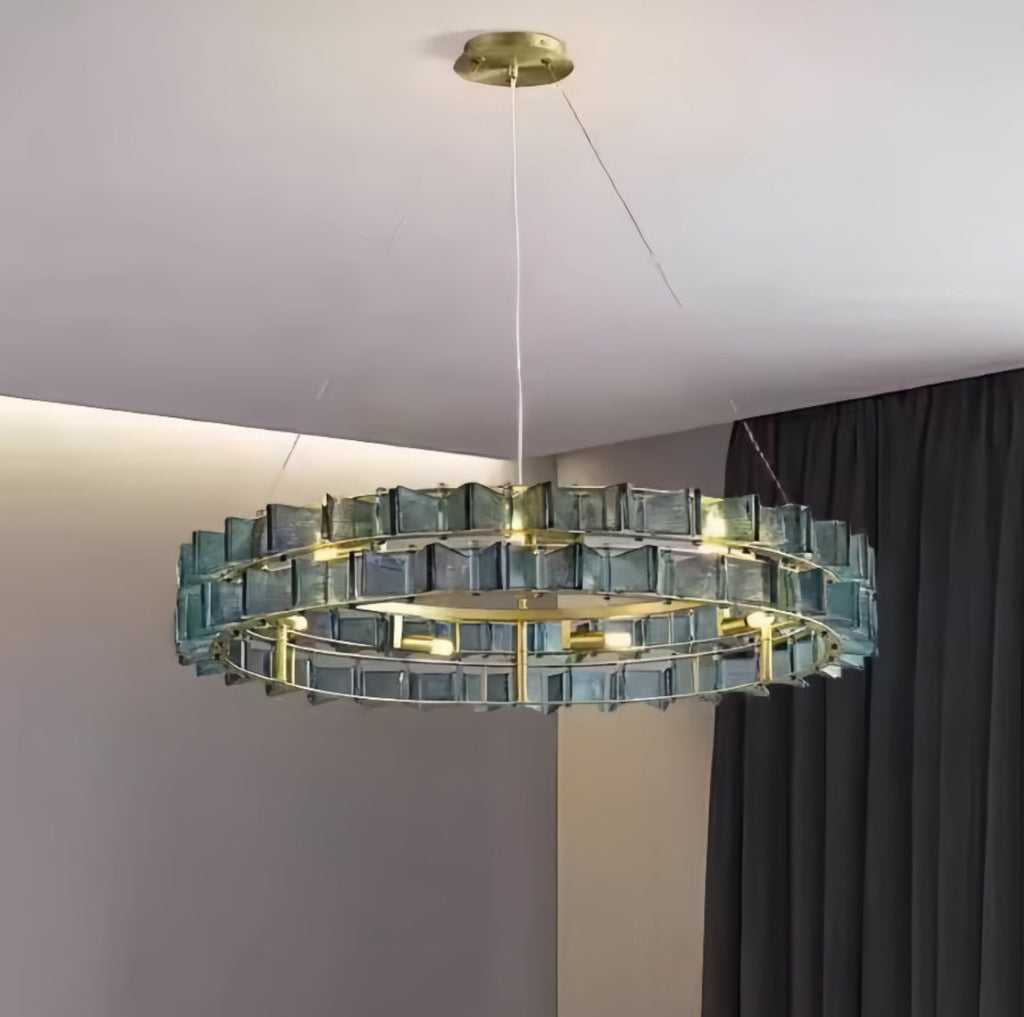 Full view of LINKORI PRUTIKE chandelier with sculptural glass structure and gold metal frame – luxury statement ceiling light