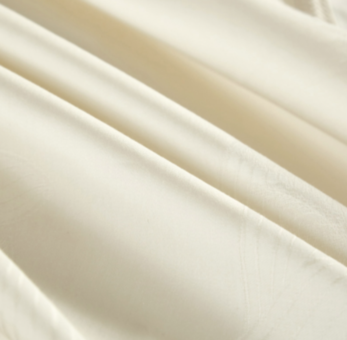Soft sheen and woven botanical texture of 800TC Egyptian cotton duvet cover — LINKORI Lilela luxury bedding.