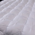 Sculptural quilt pattern on luxury white goose down comforter – hotel-grade elegance with premium cotton shell

