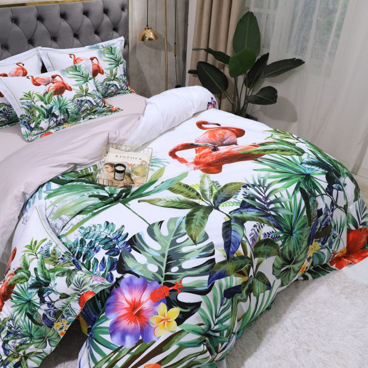Detailed 4-piece set shot showing beige interior lining, soft flat sheet, and vivid tropical print of the LINKORI Wilife duvet cover