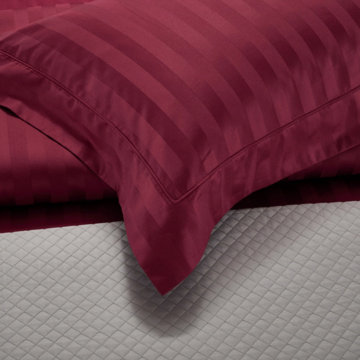 Gradiol S. Red Duvet Cover Set – 100% Egyptian Cotton, Ultra-Soft & Breathable (4-Piece Set) + FREE Gift! - LINKORI