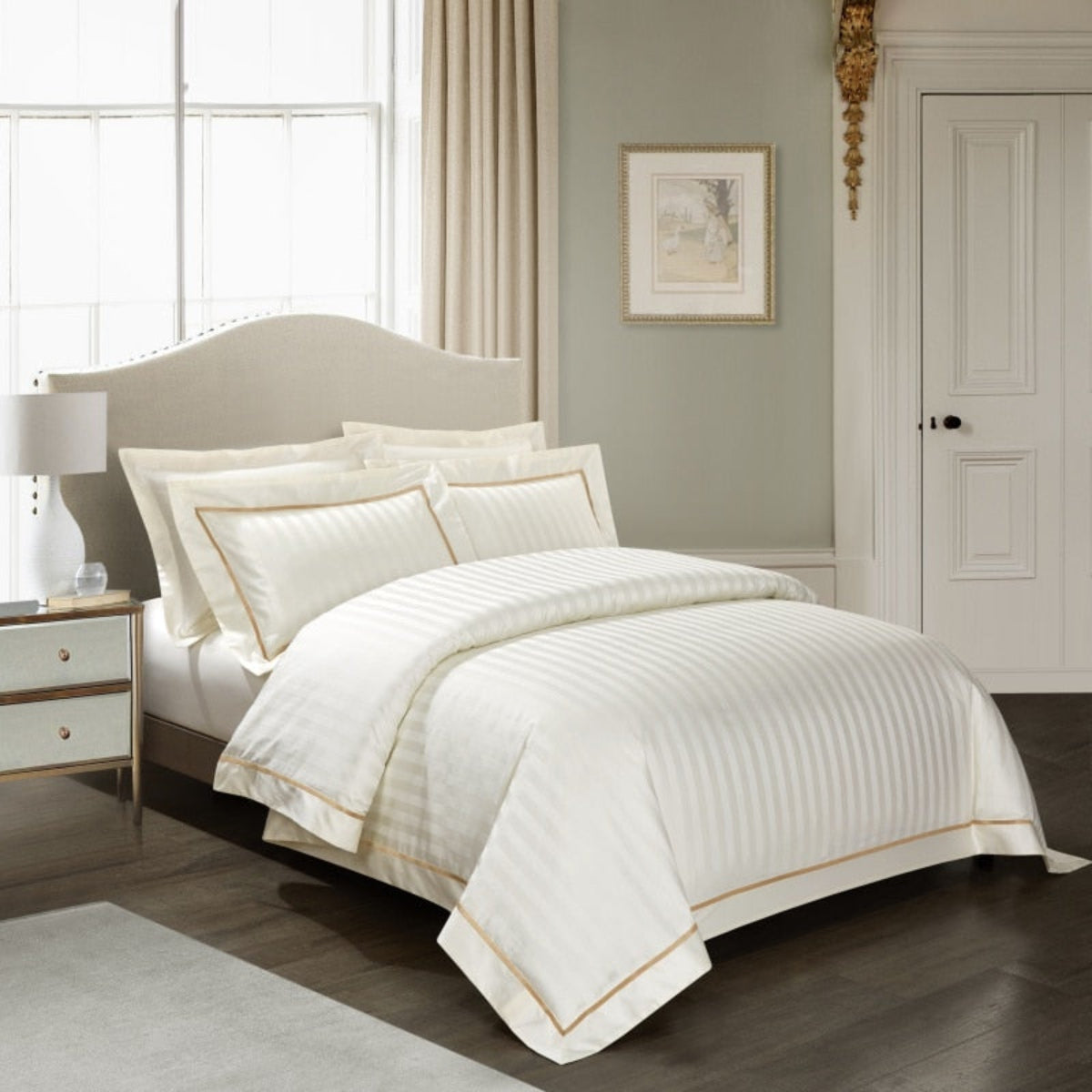 Side view of the full LINKORI Gradiol bedding set with Egyptian cotton duvet cover and matching pillowcases, placed in a serene, softly lit bedroom.