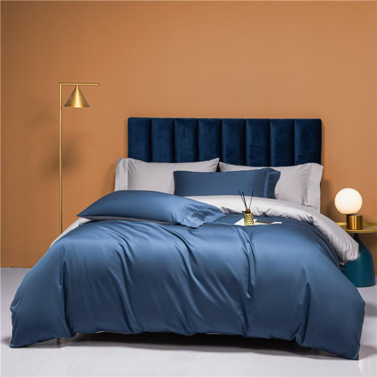 Modern classic room blue grey reversible duvet cover set 4-piece — elegant Egyptian cotton bedding.