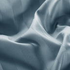 Texture close-up of Egyptian cotton fabric on Gradiol duvet – smooth and breathable 400 thread count

