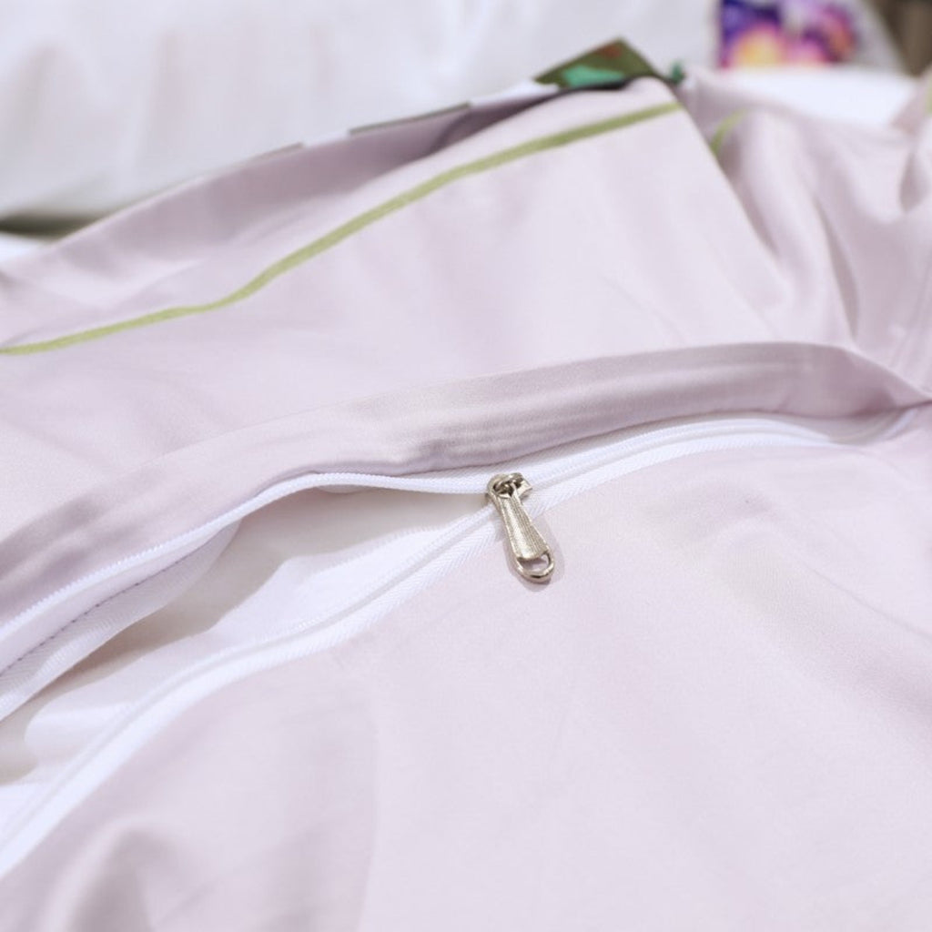 Close-up of concealed zipper on LINKORI Wilife duvet cover – highlighting fine craftsmanship and seamless construction