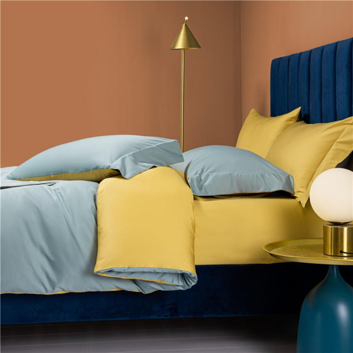 Side Close-Up of 800TC Egyptian Cotton Duvet – Soft Sky-Blue and Yellow Fabric Detail | LINKORI Neslla