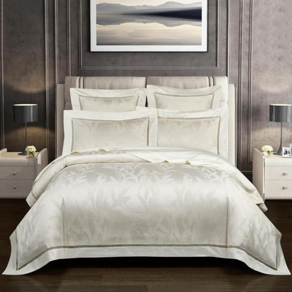 Minimalist ivory Egyptian cotton bedding full set with 800-thread count — LINKORI Lilela bed styling in a serene, neutral bedroom.