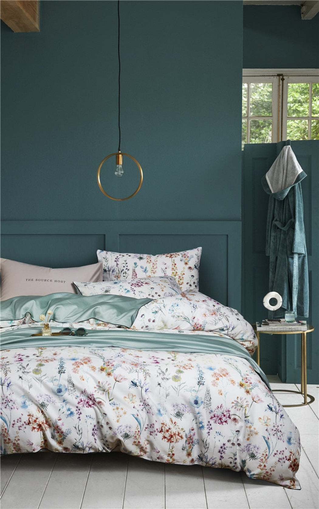 Nature-inspired mint and white botanical duvet cover set – luxury cotton bedding by LINKORI