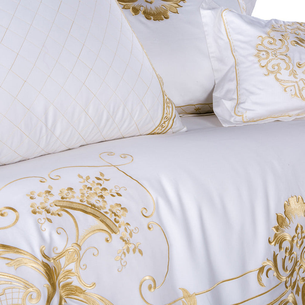 Side Detail of LINKORI Golden Embroidery Duvet Set – Luxurious Fabric Drape with Embellished Borders