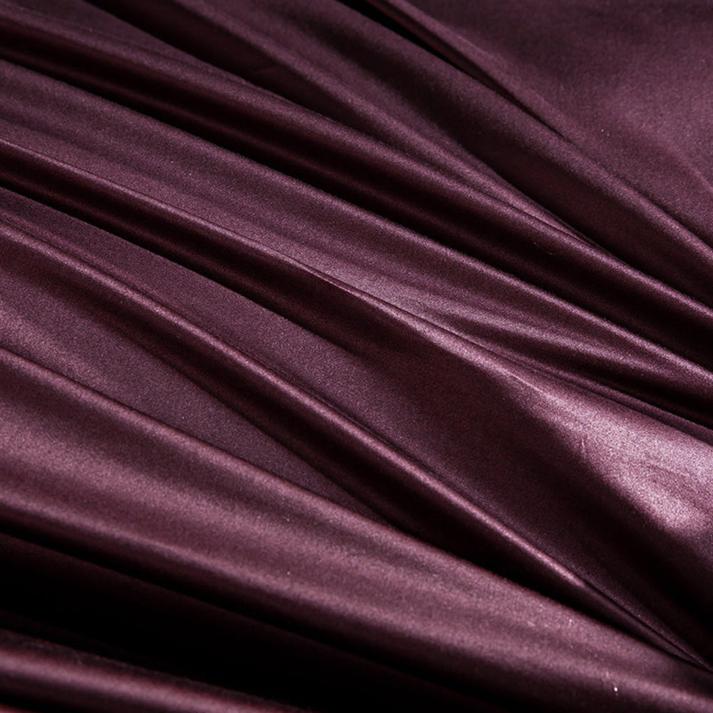 Silky plum Egyptian cotton duvet cover texture – soft sheen with tribute silk finish