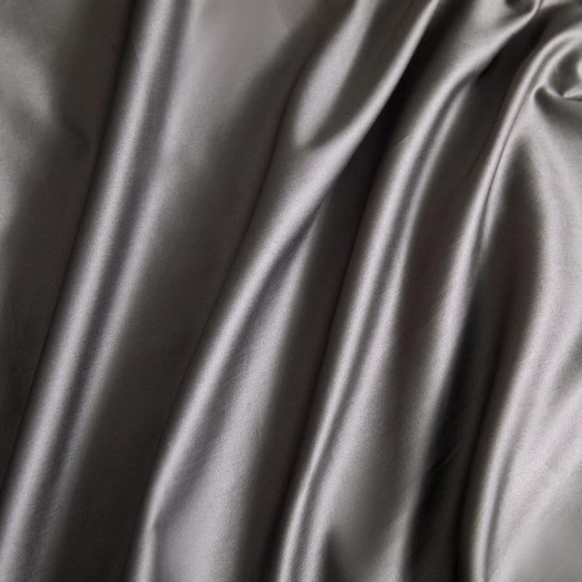 grey satin-finish Egyptian cotton duvet cover texture close-up 600TC sateen weave luxury bedding | LINKORI Grey Satin