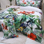 Close-up of jungle botanical pattern on pillowcases and duvet cover – LINKORI Wilife’s vibrant flamingo and greenery motif in detail