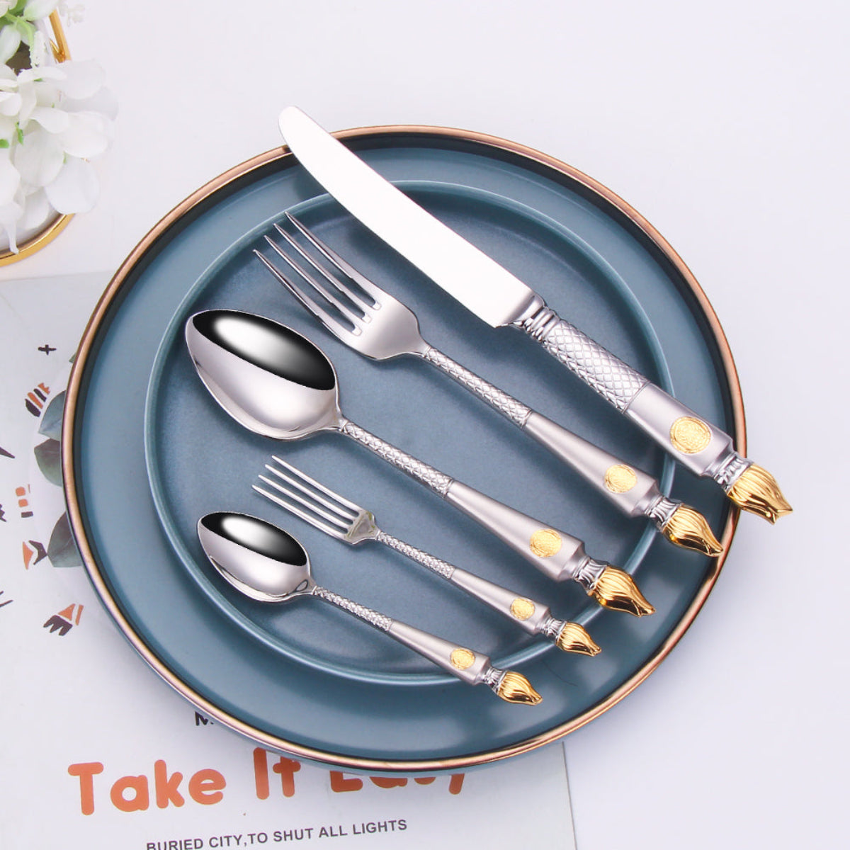 Full 5-Piece Silver & Gold Flatware Set Display – LINKORI Torph Premium Stainless Steel Cutlery on Modern Plate