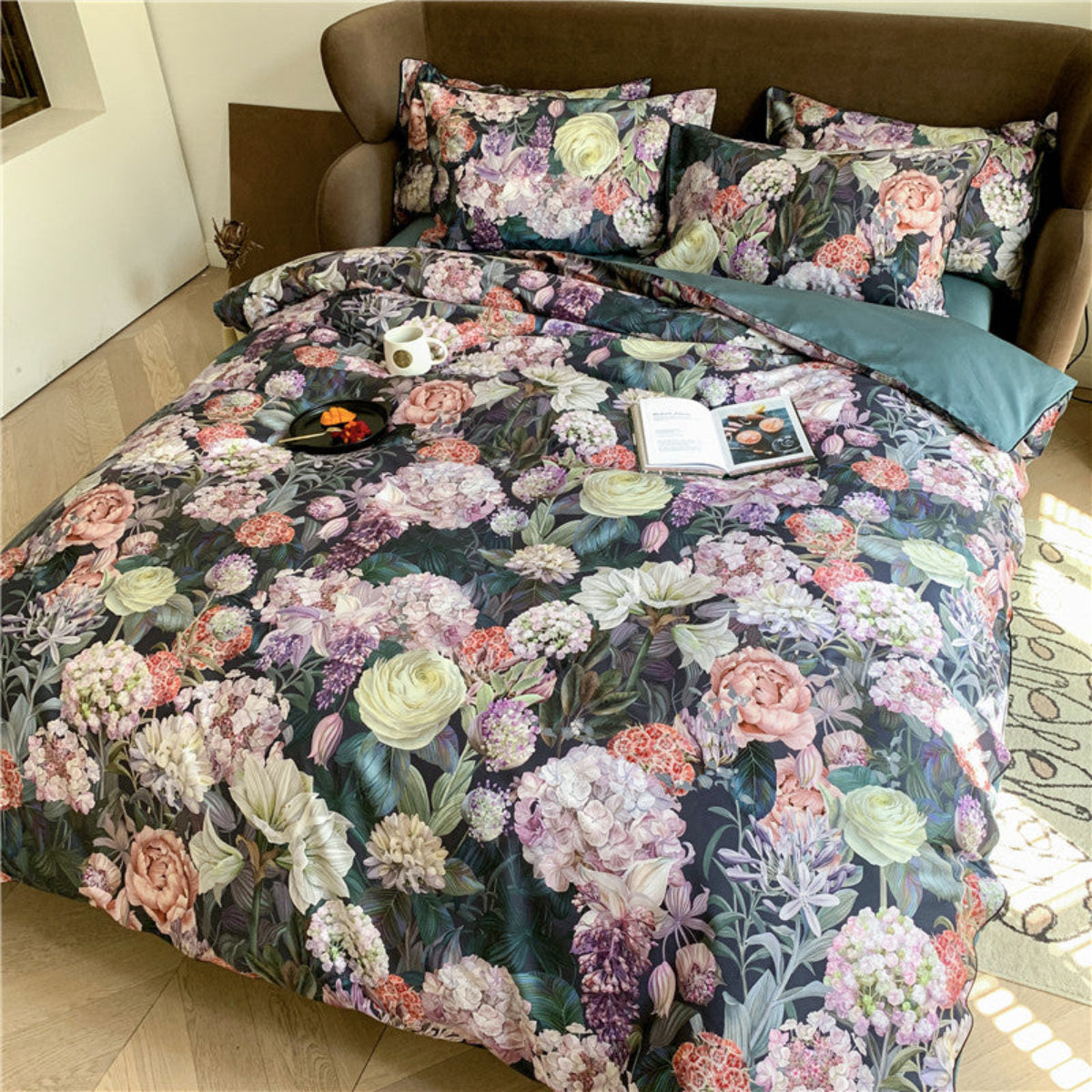 Alternate side view of LINKORI Flower Garden duvet cover with botanical pattern