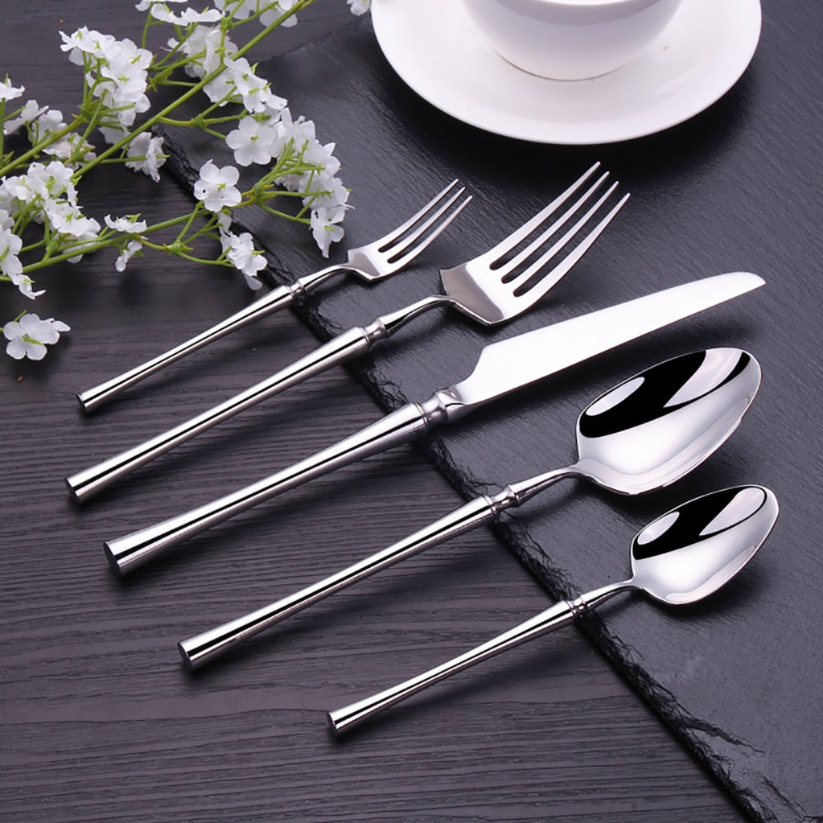 Mirror shine silver flatware — Lilla Silver Shining 5-piece set (knife, fork, spoon, salad fork, teaspoon) in 304/420 stainless steel, reflective high-polish finish, tapered handles, dishwasher safe luxury cutlery | LINKORI
