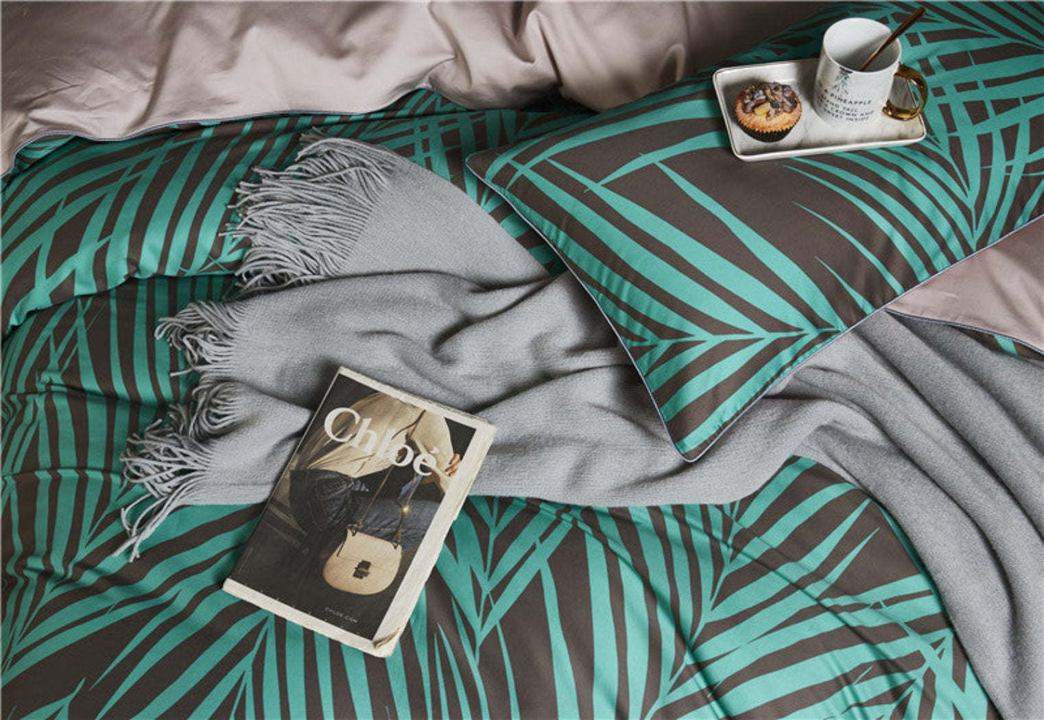 Close-Up of Green Leaf Pattern Duvet on Espresso Brown Base – Luxury 500TC Egyptian Cotton | LINKORI Greenilde