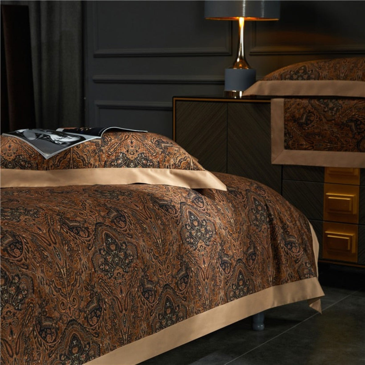 Coordinated look of the LINKORI Zuvric bedding — pillowcases, duvet, and flat sheet styled together for a regal and cohesive bedroom aesthetic.